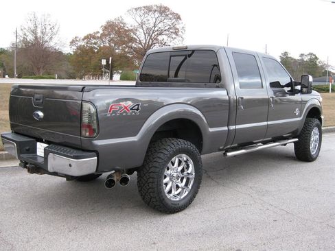 Used 2015 Ford F250 Lariat w/ Chrome Package image 7