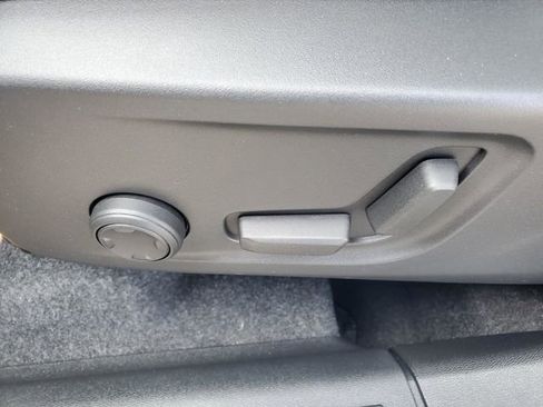 New 2026 Volvo XC40 B5 Core w/ Protection Package Premier image 14