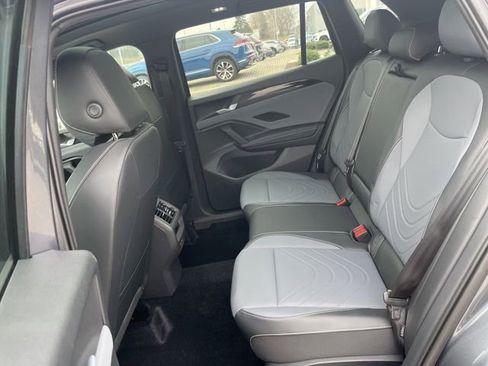 New 2026 Volkswagen Tiguan SE R-Line FWD image 22