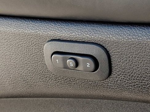 Used 2019 Jeep Grand Cherokee Overland image 26