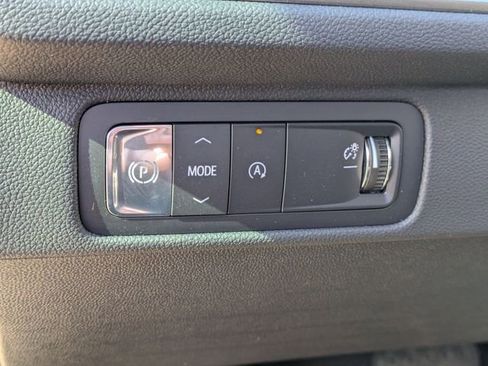 New 2026 Chevrolet Traverse LT w/ Sun and Wheel Package image 13