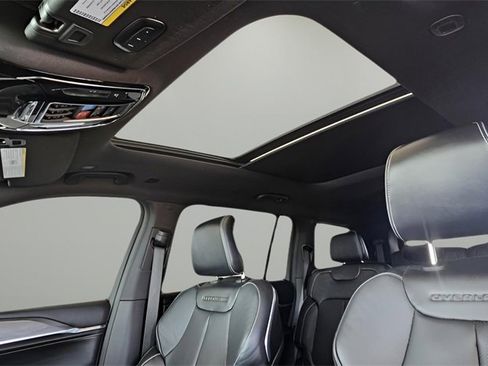 Used 2024 Jeep Grand Cherokee L Overland w/ Luxury Tech Group IV image 43