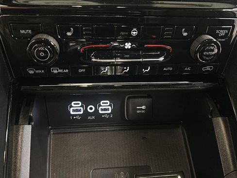 Used 2023 Jeep Grand Cherokee Altitude image 25