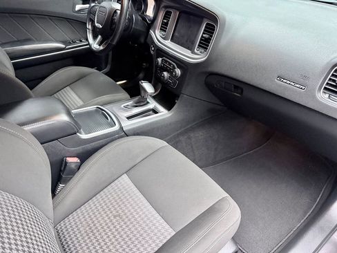 Used 2019 Dodge Charger Scat Pack RWD image 11