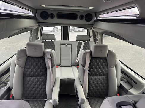 New 2024 Chevrolet Express 2500 Extended image 4