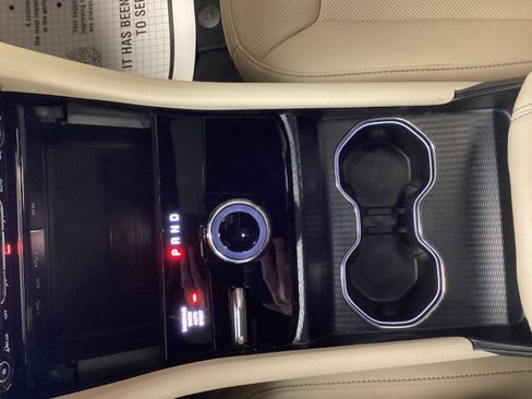 Used 2024 Jeep Grand Cherokee Limited w/ Luxury Tech Group II image 37