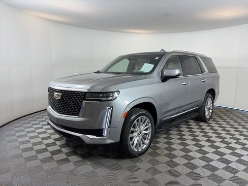 Used 2023 Cadillac Escalade Premium Luxury AWD/4WD image 3
