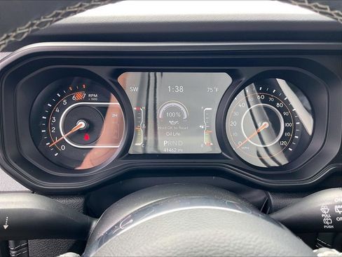 Used 2025 Jeep Wrangler Unlimited Sahara AWD/4WD image 23