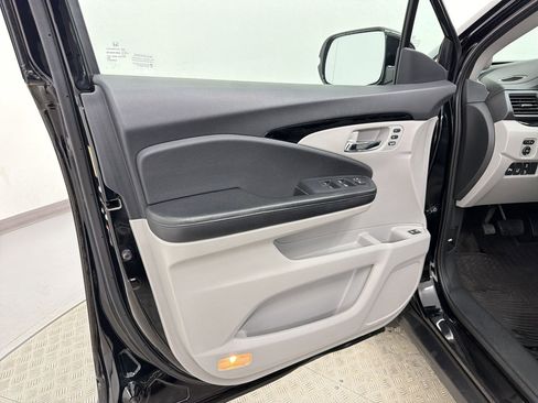 Used 2016 Honda Pilot Touring image 23