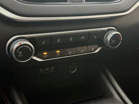 Used 2019 Nissan Altima 2.5 SR w/ SR Premium Package image 18