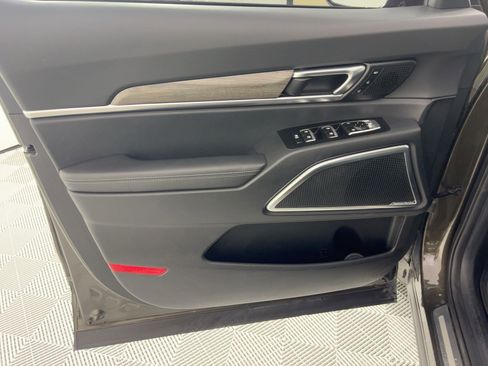 Used 2022 Kia Telluride SX w/ SX Prestige Package image 13