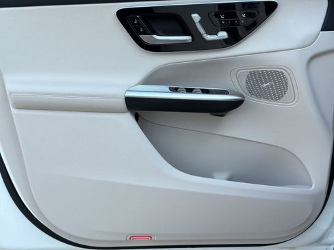 New 2026 Mercedes-Benz GLC 300 4MATIC image 12