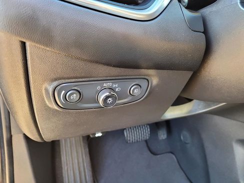 Used 2020 Chevrolet Equinox LT image 24