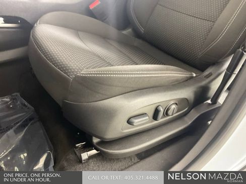 Used 2022 GMC Terrain SLE w/ Driver Convenience Package FWD image 16
