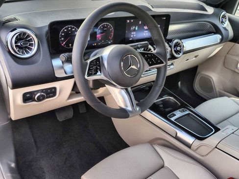 Certified 2025 Mercedes-Benz GLB 250 4MATIC image 10