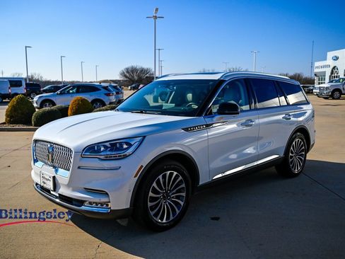 Used 2023 Lincoln Aviator Reserve w/ Equipment Group 201A image 3