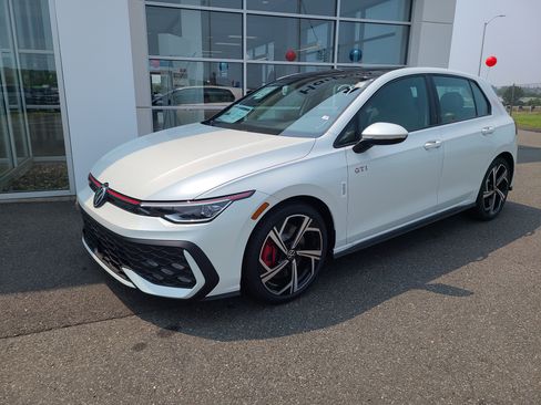 New 2025 Volkswagen GTI SE image 3