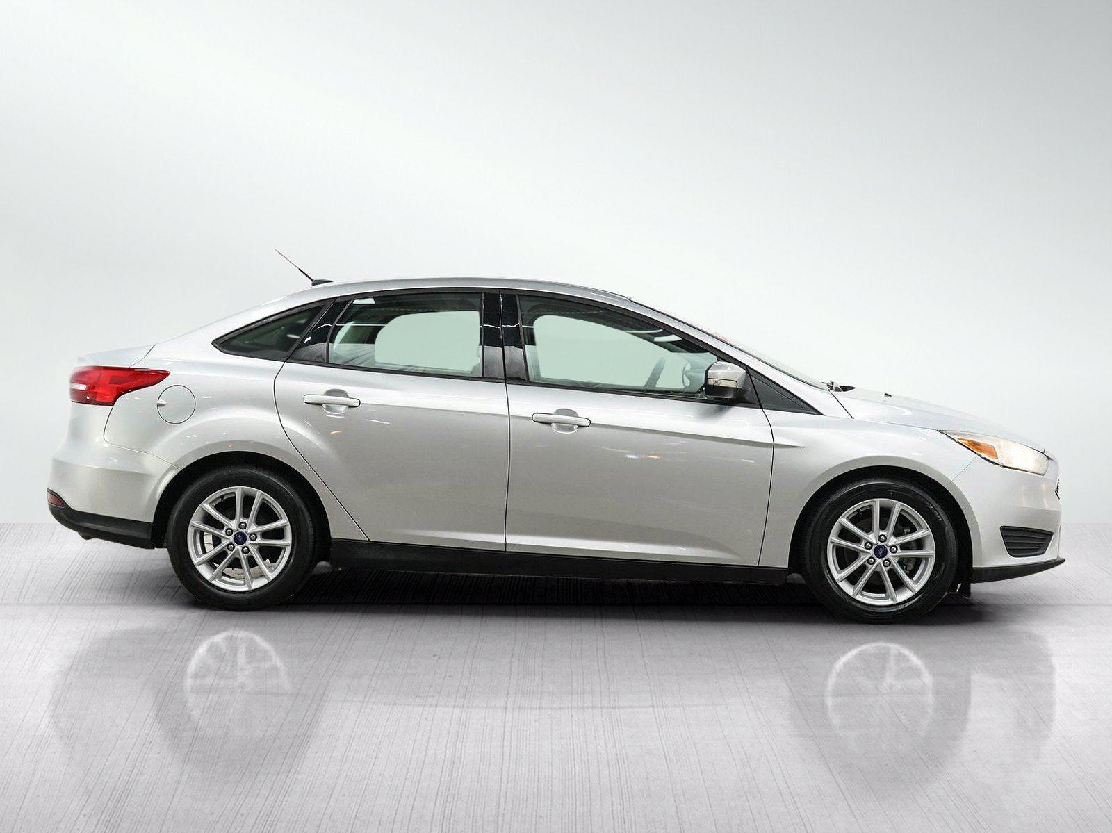 Used 2017 Ford Focus SE FWD image 6
