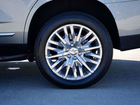 Used 2025 GMC Yukon Elevation image 5