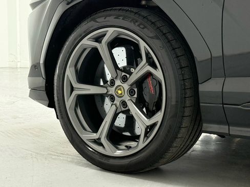Used 2021 Lamborghini Urus image 62
