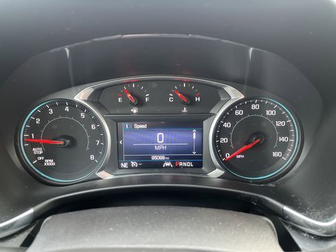 Used 2021 Chevrolet Equinox LT image 18