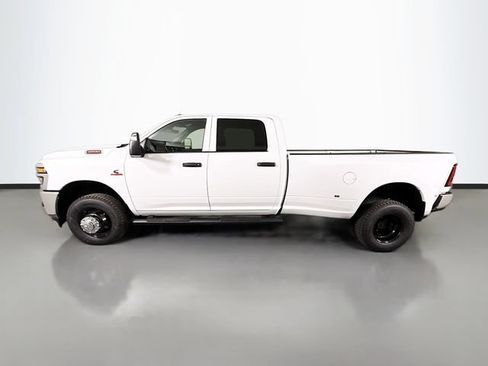 New 2026 RAM 3500 Tradesman AWD/4WD image 4