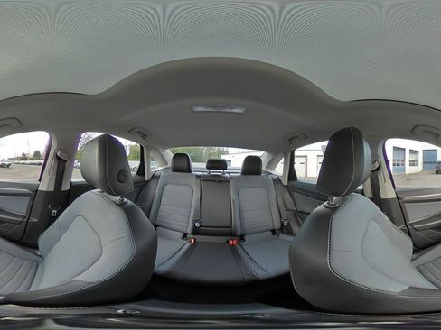 Used 2025 Volkswagen Jetta SE image 43