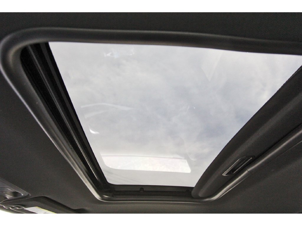 Used 2020 Chevrolet Camaro ZL1 RWD image 23