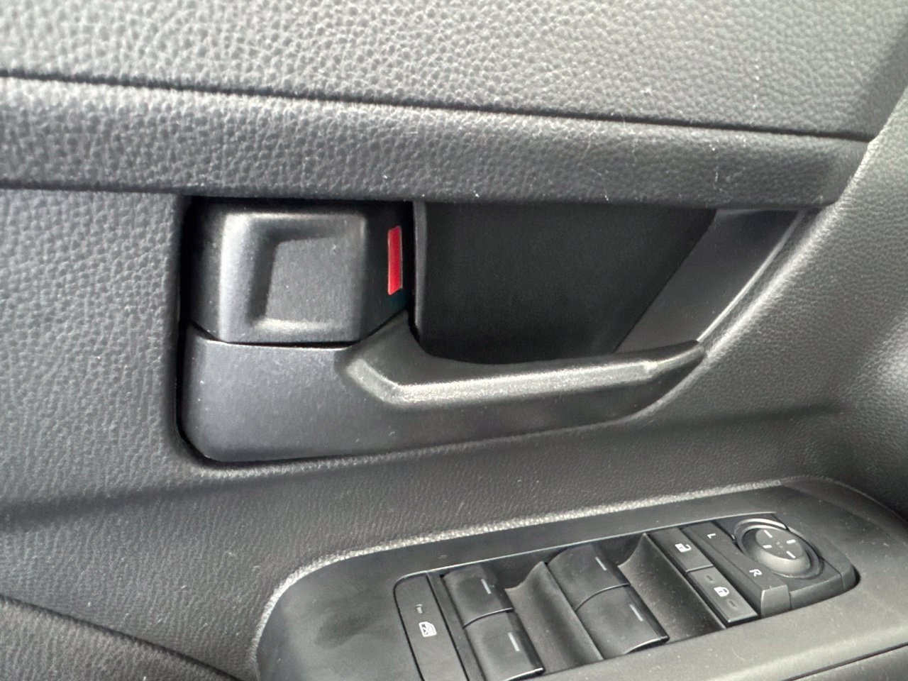Used 2024 Toyota Tacoma SR5 AWD/4WD image 34