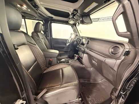 Used 2022 Jeep Wrangler Unlimited Sahara AWD/4WD image 25