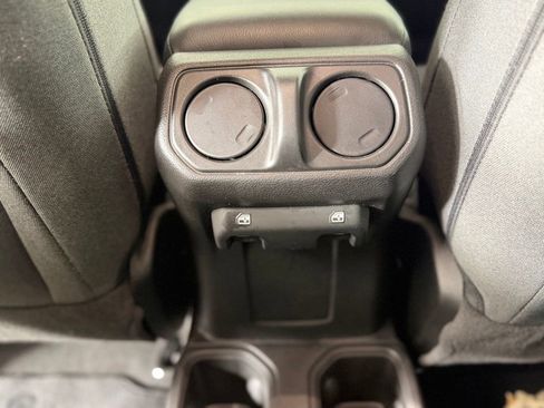 Used 2025 Jeep Wrangler Unlimited Sport AWD/4WD image 16