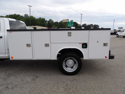 Used 2021 RAM 5500 Tradesman w/ Chrome Appearance Group AWD/4WD image 47