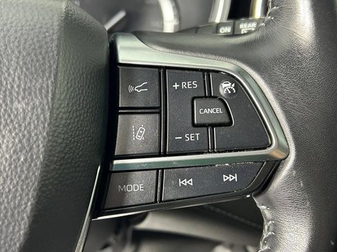 Used 2021 Toyota Highlander XLE AWD/4WD image 31