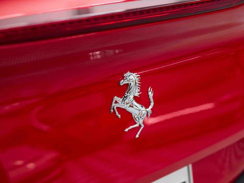 Used 2019 Ferrari Portofino RWD image 36