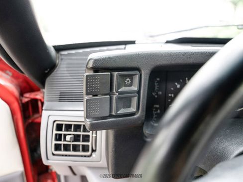 Used 1993 Ford Mustang LX RWD image 39