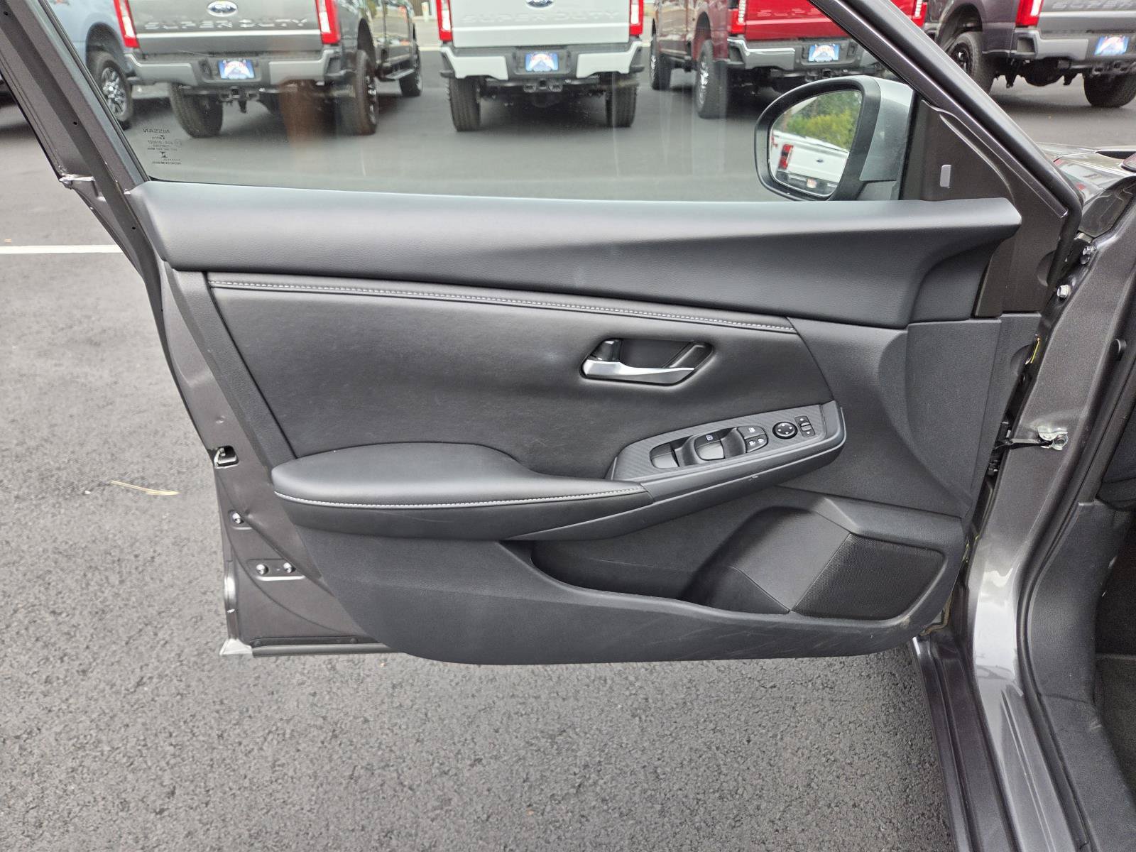 Used 2025 Nissan Sentra SV FWD image 12