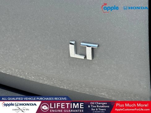 Used 2023 Chevrolet Traverse LT w/ LPO, Cargo Package AWD/4WD image 24