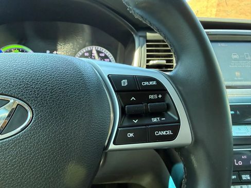 Used 2018 Hyundai Sonata SE FWD image 27