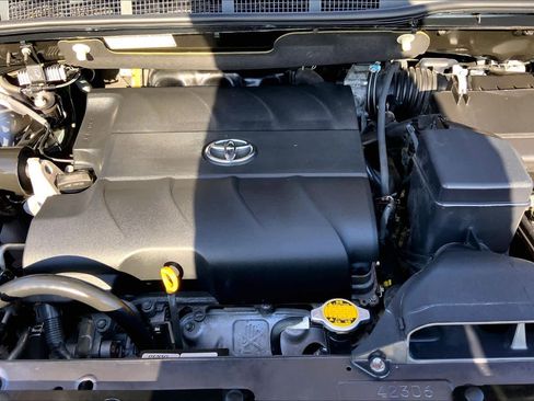 Used 2011 Toyota Sienna Limited image 31