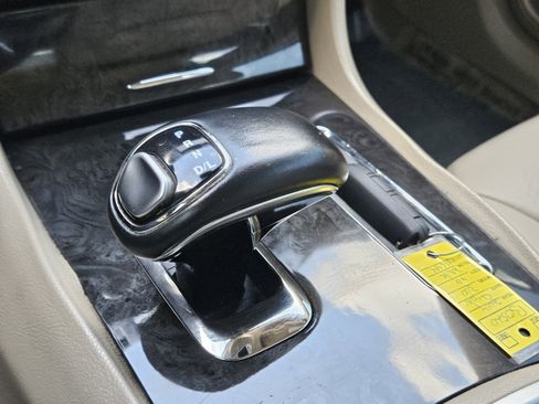 Used 2014 Chrysler 300 image 23