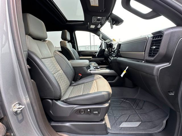 Used 2024 Chevrolet Silverado 2500 ZR2 w/ LPO, Dark Essentials Package AWD/4WD image 33
