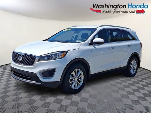 Used 2016 Kia Sorento FWD image 3