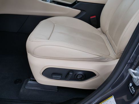 Certified 2024 Jeep Grand Cherokee L Limited w/ Luxury Tech Group II image 20