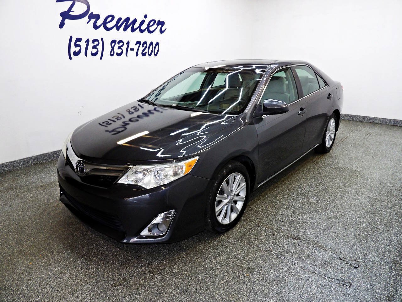 Used 2013 Toyota Camry XLE FWD image 1
