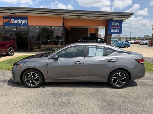 Used 2024 Nissan Sentra SV FWD image 2