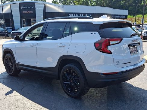 Used 2023 GMC Terrain SLT w/ Infotainment Package II AWD/4WD image 4