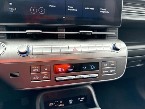 Used 2025 Hyundai Kona SEL FWD image 16