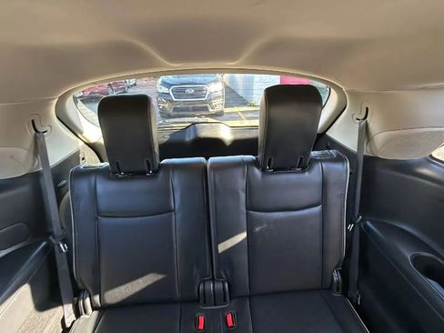 Used 2019 INFINITI QX60 Luxe w/ Essential Package image 29