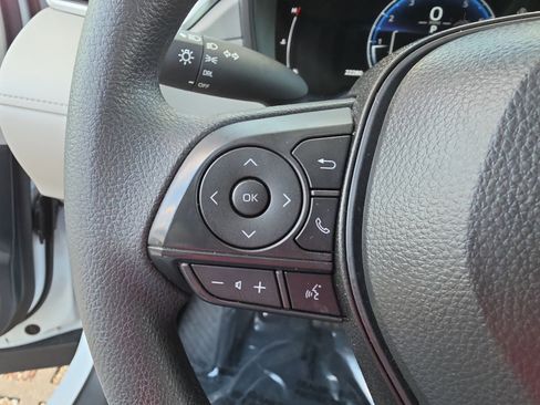 Used 2026 Toyota Corolla Cross L image 18