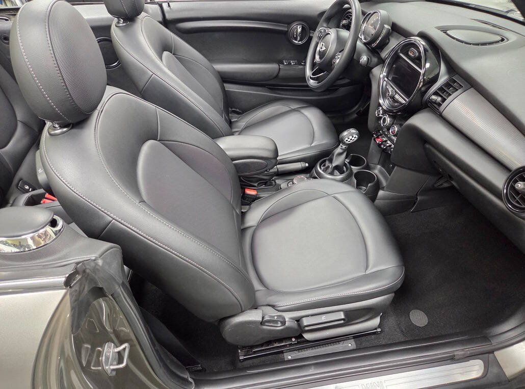 Used 2019 MINI Cooper Convertible w/ Signature Upholstery Package FWD image 18